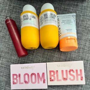 Mixed cosmetic bag of goodies